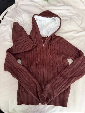 Brown jacket + beanie